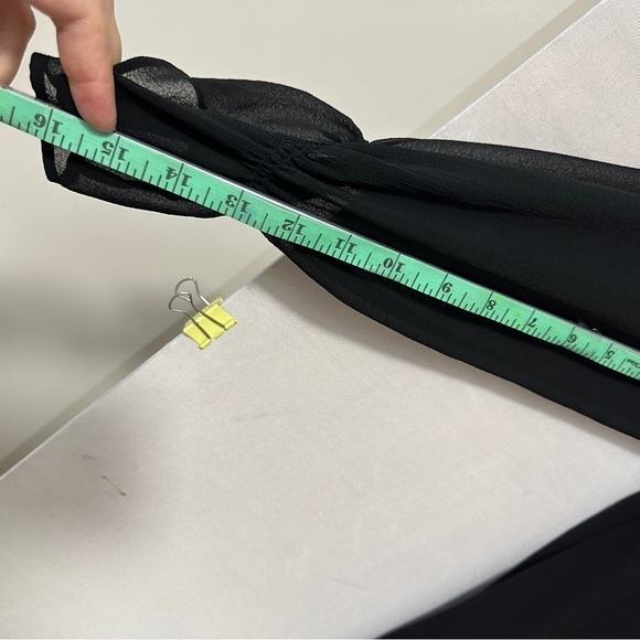 Uniqlo Black Sheer Women's Blouse - Picture 11 of 11